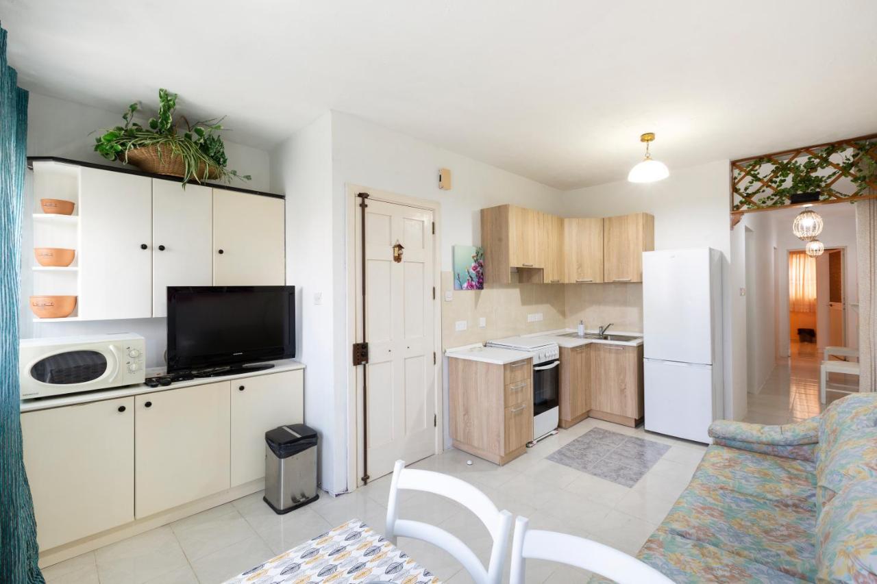Ne1 - Lovely 2 Bedroom Apartment. Perfect Location Mellieħa Kültér fotó