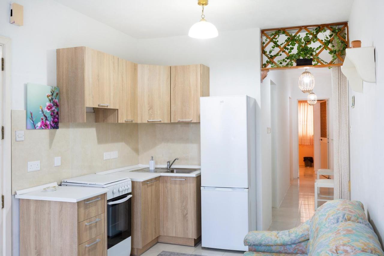 Ne1 - Lovely 2 Bedroom Apartment. Perfect Location Mellieħa Kültér fotó